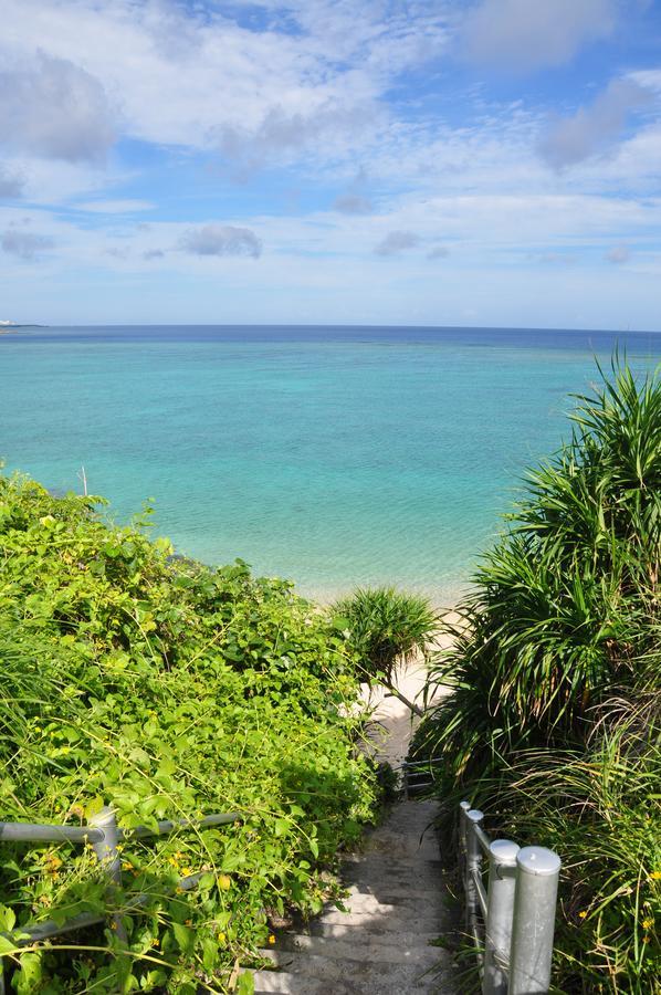 Sea Breeze Villa Onna Bagian luar foto