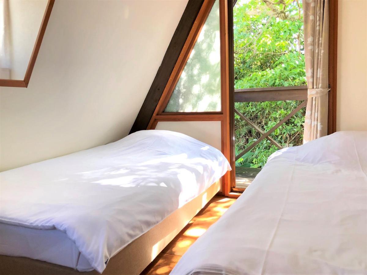 Sea Breeze Villa Onna Bagian luar foto